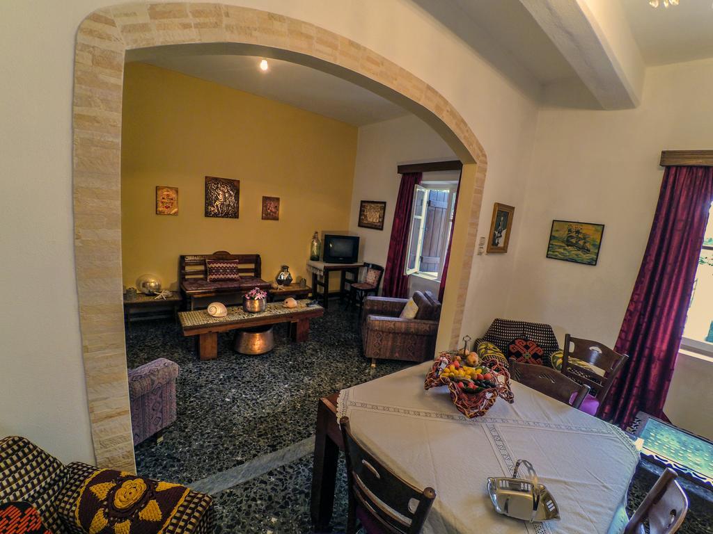 Venezian Castle House Apartment กิสเซมอส ภายนอก รูปภาพ